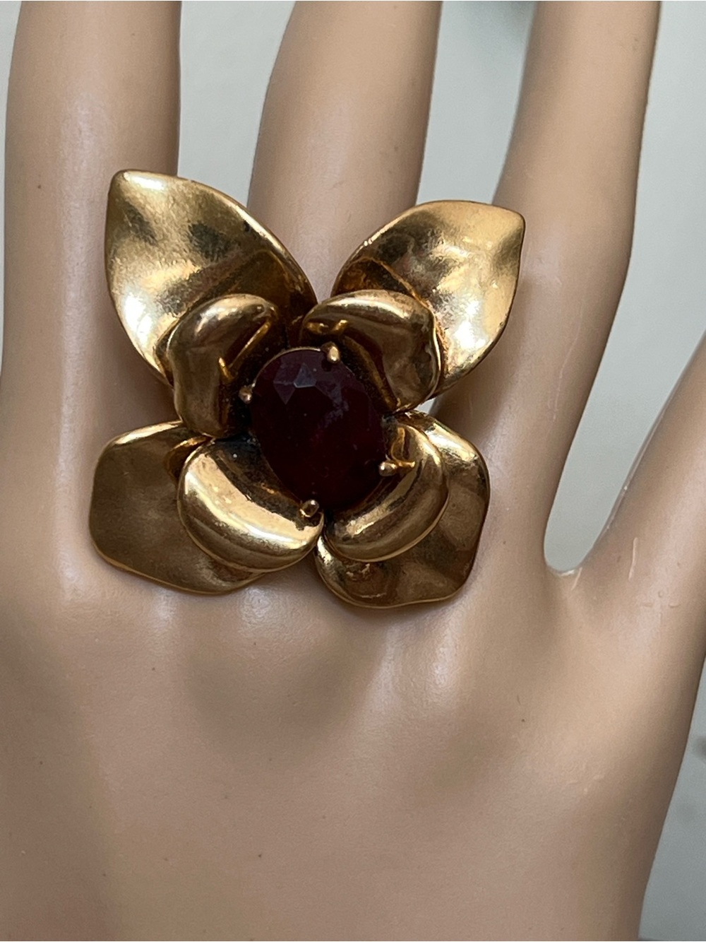 V by Eva Jeanbart-Lorenzotti Size 9 Faux Garnet ring
